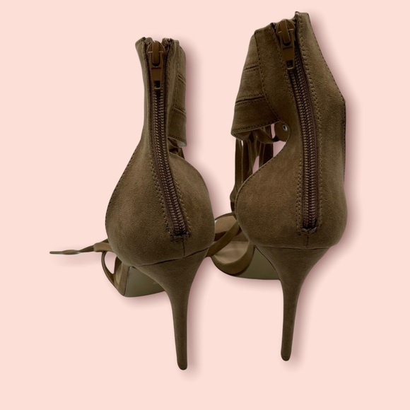 SHOEDAZZLE| ELLOUISE Ankle Strap Stiletto, SZ NWOT Color: TAN - Picture 11 of 15